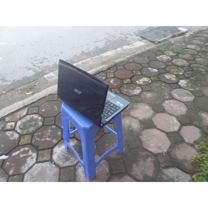 laptop cũ acer 4736z, intel core 2 duo,  14 inch  HD  acer 4736z thiết kế trang nhã màu ngọc bích, góc cạnh được bo tròn