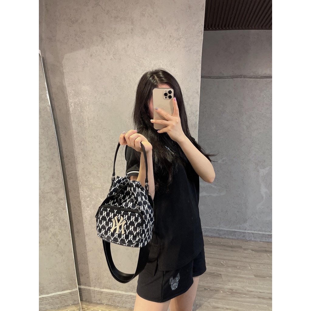 TÚI ĐEO CHÉO THỜI TRANG B414 MONOGRAM BUCKET BAG BLACK