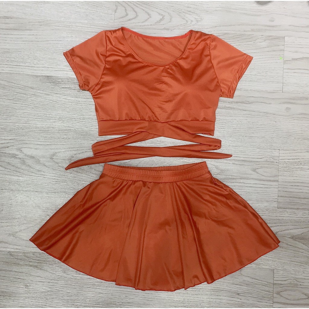 Bikini hai mảnh cộc tay cam váy xòe bi mặc đi biển đi bơi đẹp | BigBuy360 - bigbuy360.vn
