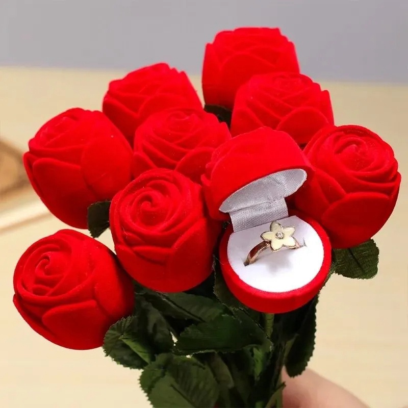Hộp Đựng Nhẫn Hình Hoa Hồng Lãng Mạn