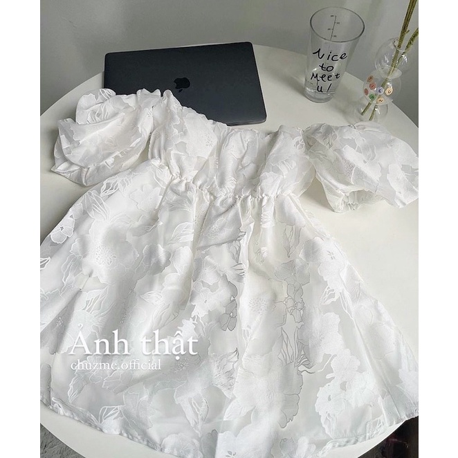 Áo trễ vai hoa nổi tay bồng chun eo mix chân váy/quần trắng ống rộng