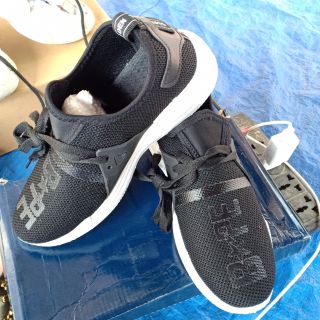 Giầy thể thao nam màu đen size 39