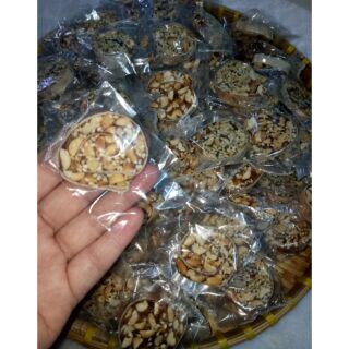 Combo mứt dừa và kẹo chuối