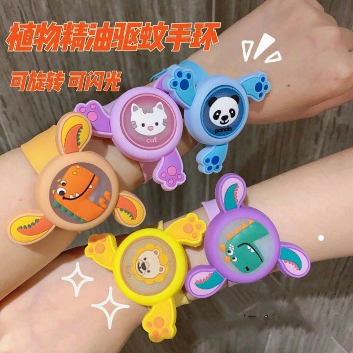 Đồng Hồ Tình Dầu Đuổi Muỗi Vòng Đeo Tay Chống Muỗi Phát Sáng Xoay Đèn