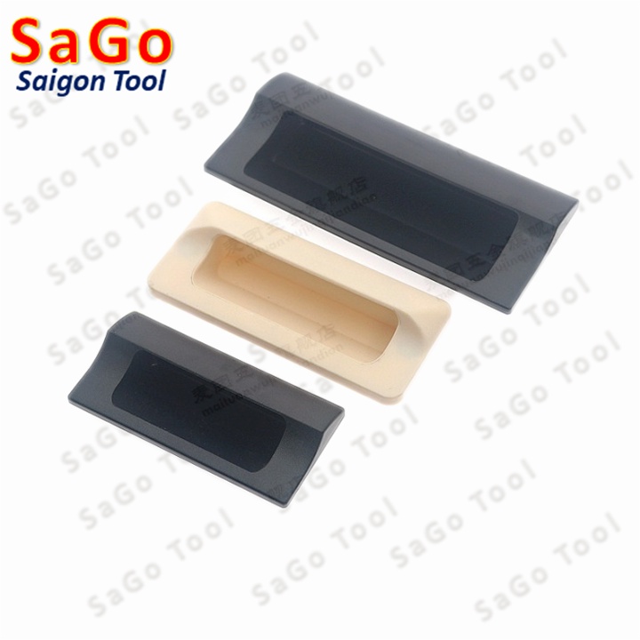 Tay nắm cửa tủ âm bằng nhựa màu đen