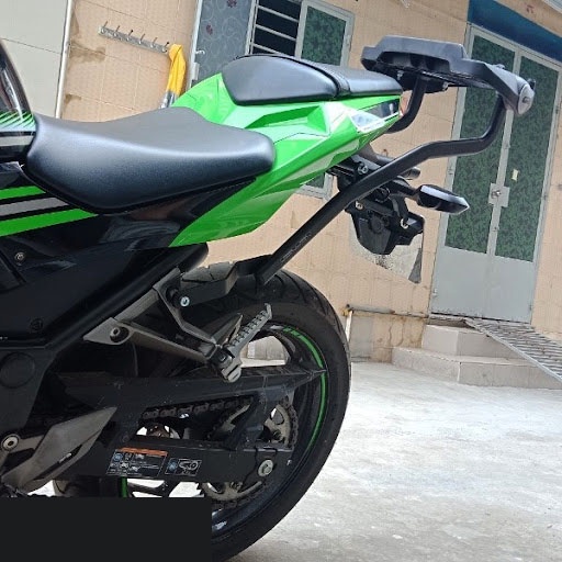 Baga Givi HRV Ninja 250 2013 chính hãng cho xe chịu lực cao bao gồm đế gắn thùng