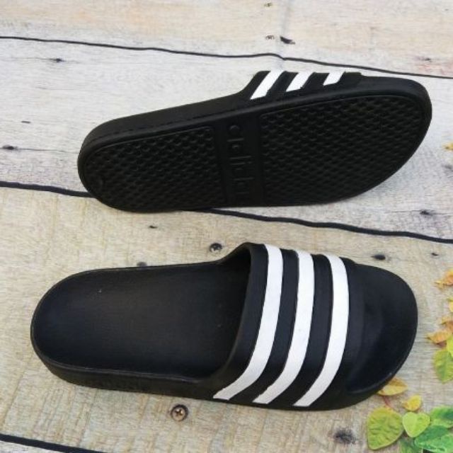 Dép nam quai ngang màu đen kẻ sọc trắng cao cấp đế cực mềm chất nhẹ, êm chân, thoáng khí - Hàng Hottrend 2022