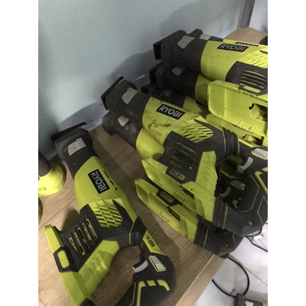 Cưa kiếm 18v Ryobi RRS1810