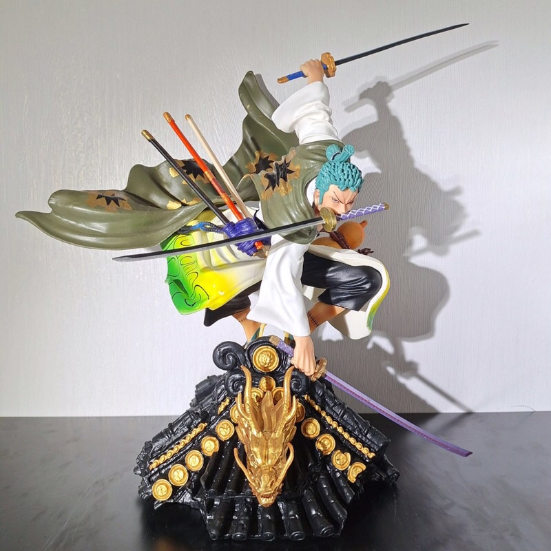 Mô hình Roronoa Zoro Wano One piece - Zoro 32cm- Figure One Piece Zoro trèo Mái Nhà