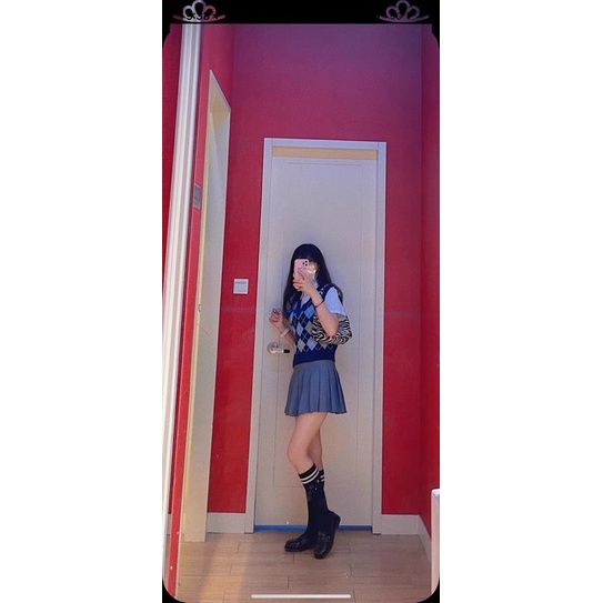 Set Áo gile len kẻ họa tiết quả trám và quần short lưng cao giống Rosé BLACKPINK