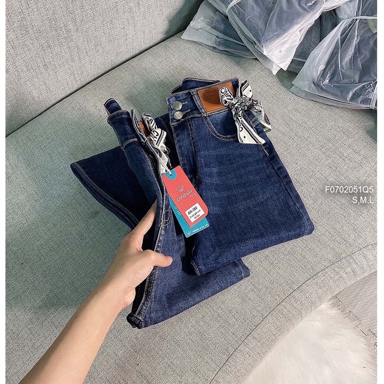 Quần jeans dài kèm khăn