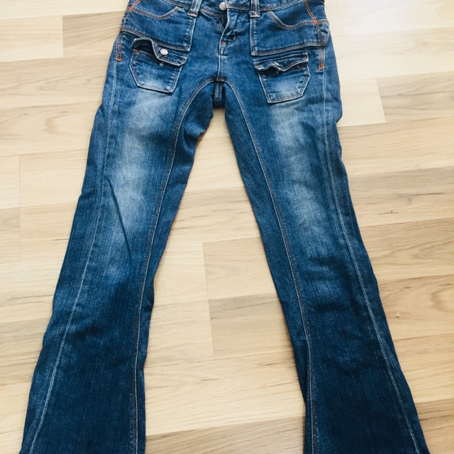 Quần jean nữ ống loe