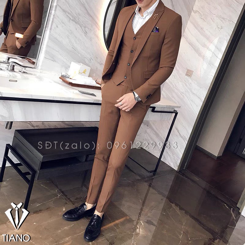 Bộ Vest nam form ôm body màu Vàng Bò 1 cúc chất vải dày mịn co giãn nhẹ, form ôm đẹp. Suit Nam Cao Cấp