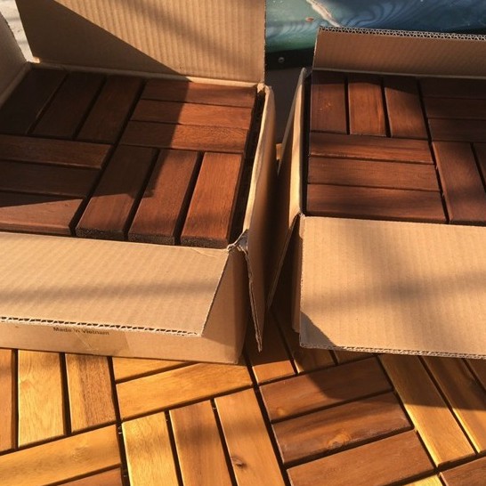 Vỉ sàn gỗ nhựa ngoài trời 12 nan (30x30x2.5 CM) - Lót Sàn Ban Công Đã Xử Lý Chống Cong Vênh, Mối Mọt Chịu Nước Tốt