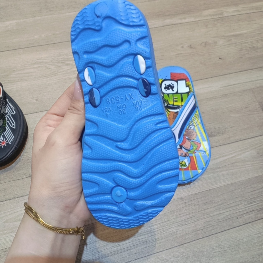 Dép lê bé nam kẹp ngón rất xinh đẹp