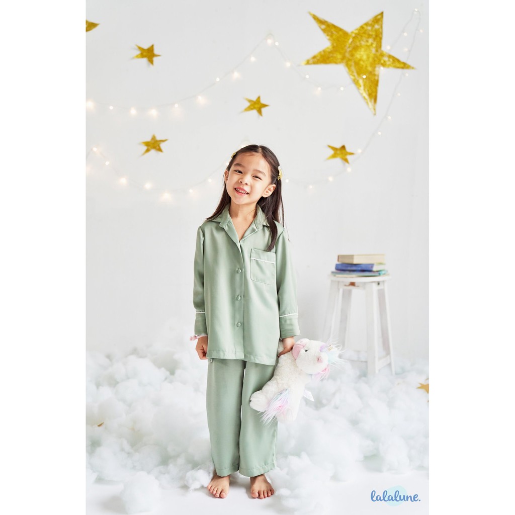 Pyjama lụa xanh đậu lalalune cho bé 2-7 tuổi