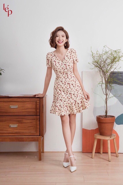 BÁN SỈ VÁY HOA ĐUÔI CÁ CỔ V SANG TRỌNG DK60 | BigBuy360 - bigbuy360.vn