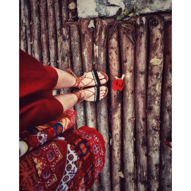Giày Sandal Chiến Binh Thổ Cẩm Tua Rua - Boho Vintage Style