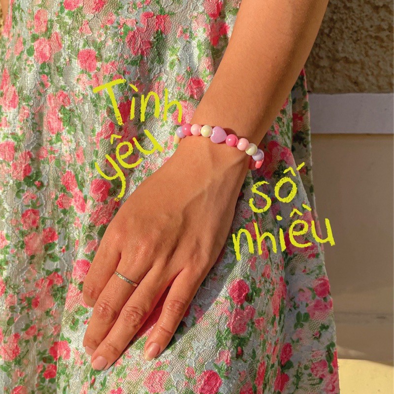 Vòng tay tình yêu số nhiều