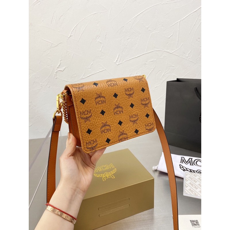 Túi đeo chéo MCM cao cấp
