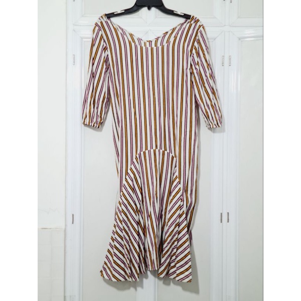 Đầm đuôi cá phía trước, tay lỡ có dún hàng Thailand (Size M)