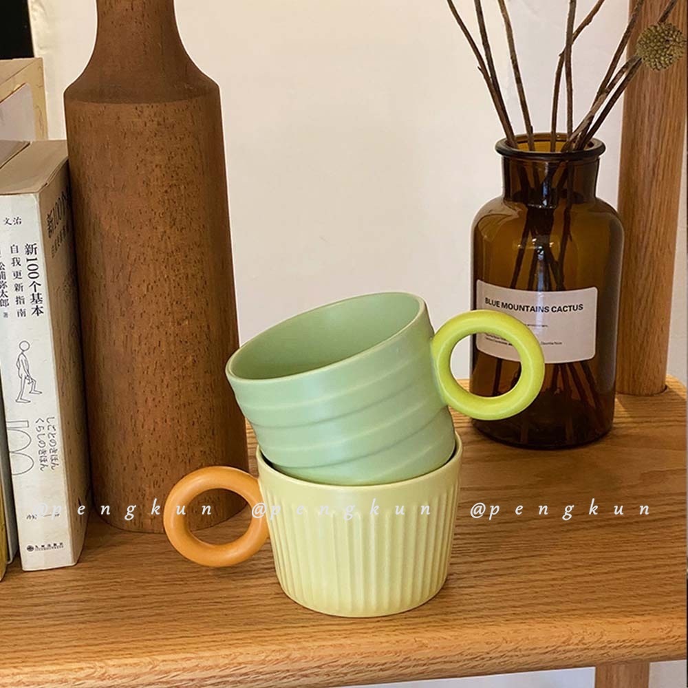 Cốc Sứ Hình Bánh Donut Màu Sắc Tương Phản Phong Cách Bắc Âu 260ml