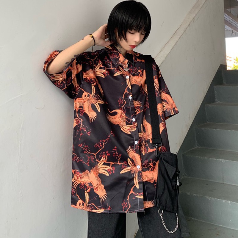 Áo sơ mi tay ngắn cổ bẻ in họa tiết cổ điển dành cho bạn nữ