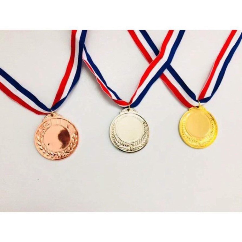 Huy chương bóng đá: Vàng, bạc, đồng. Hình thật shop làm cho khách.