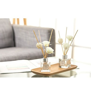 Tinh dầu thơm phòng kiểu dáng sang trọng.