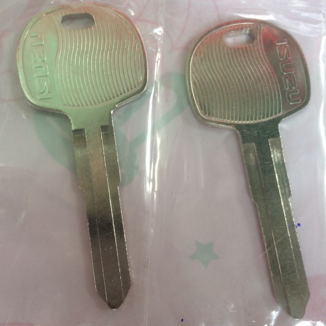 Phôi chìa khoá xe ISUZU combo 2 phôi chìa khoá