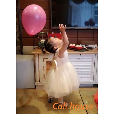 Đầm váy công chúa cho bé gái, váy trắng, váy hồng, váy đỏ, kiểu dáng váy thiết kế cho bé gái dáng ngắn xòe bồng.
