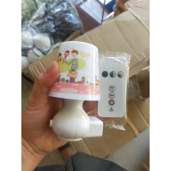 Đèn ngủ cảm ứng hình hoạt hình ngộ nghĩnh có điều khiển từ xa