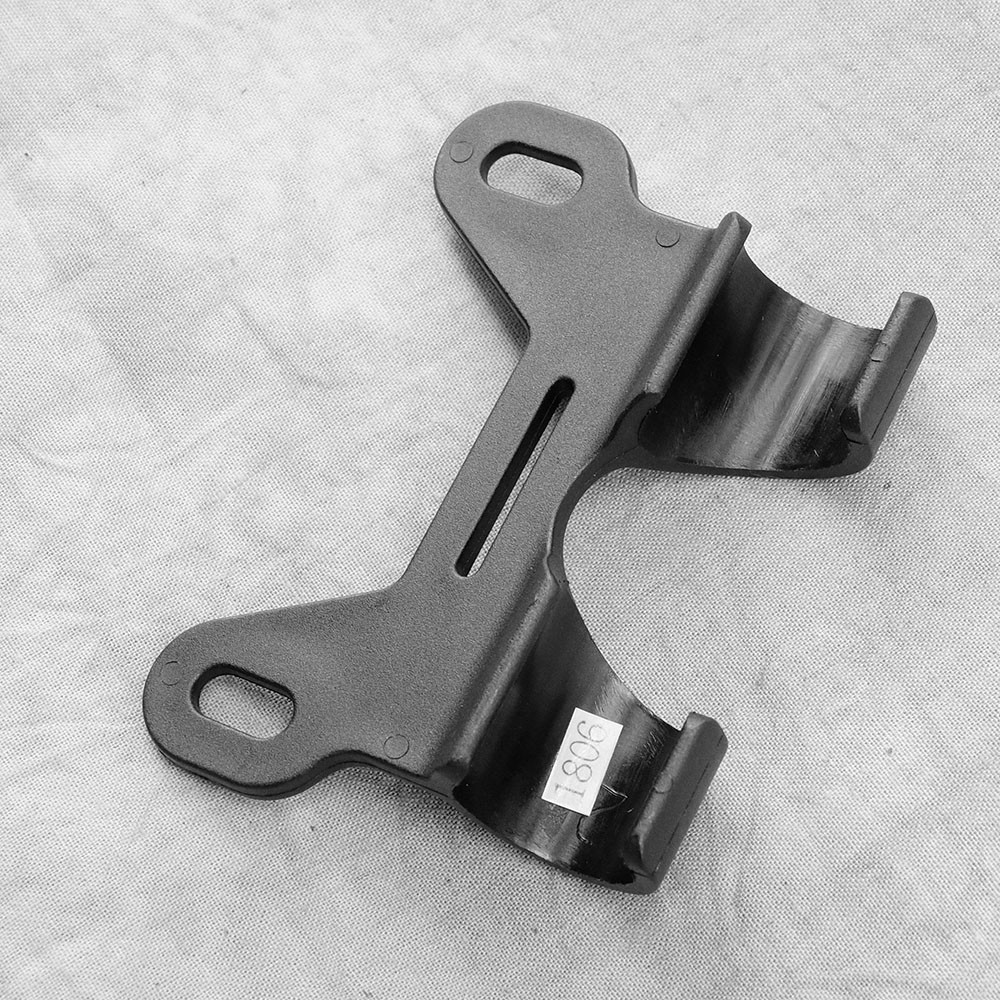 Pát gắn ống bơm vào sườn xe đạp