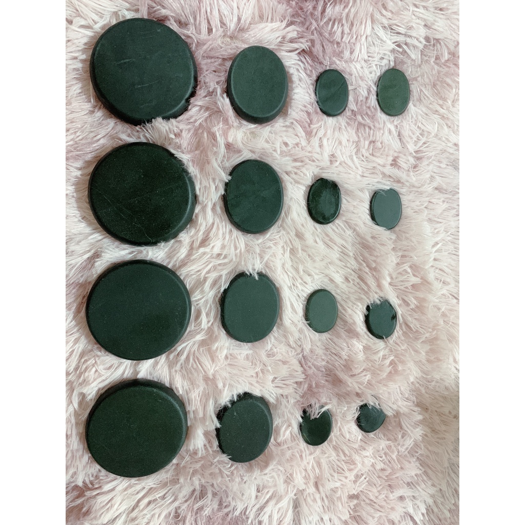 Hộp 16 Viên Đá Nóng Massage Bao Gồm: 4 Viên Đá Tròn To, 4 Viên Oval, 8 Viên Đá Kẹp Chân