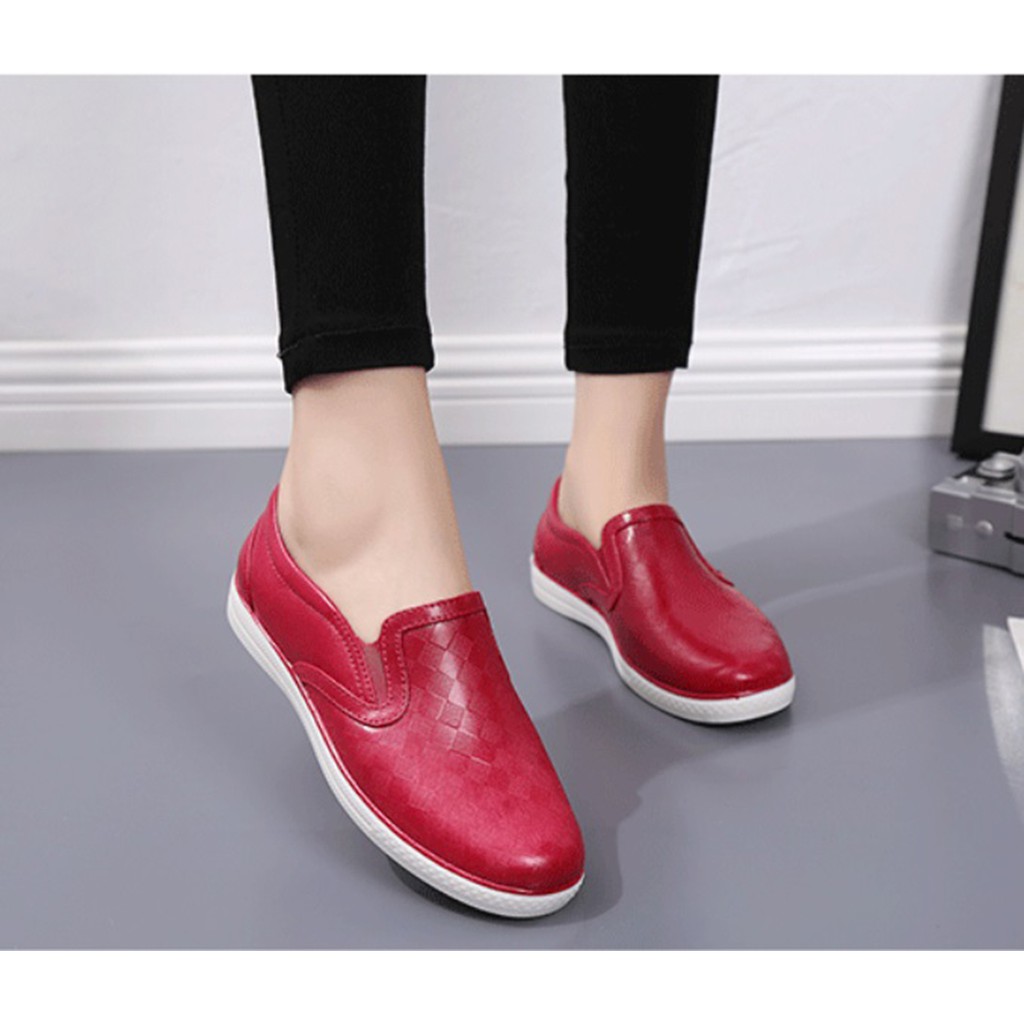 Giày slip on nhựa nam nữ vân ca rô S380