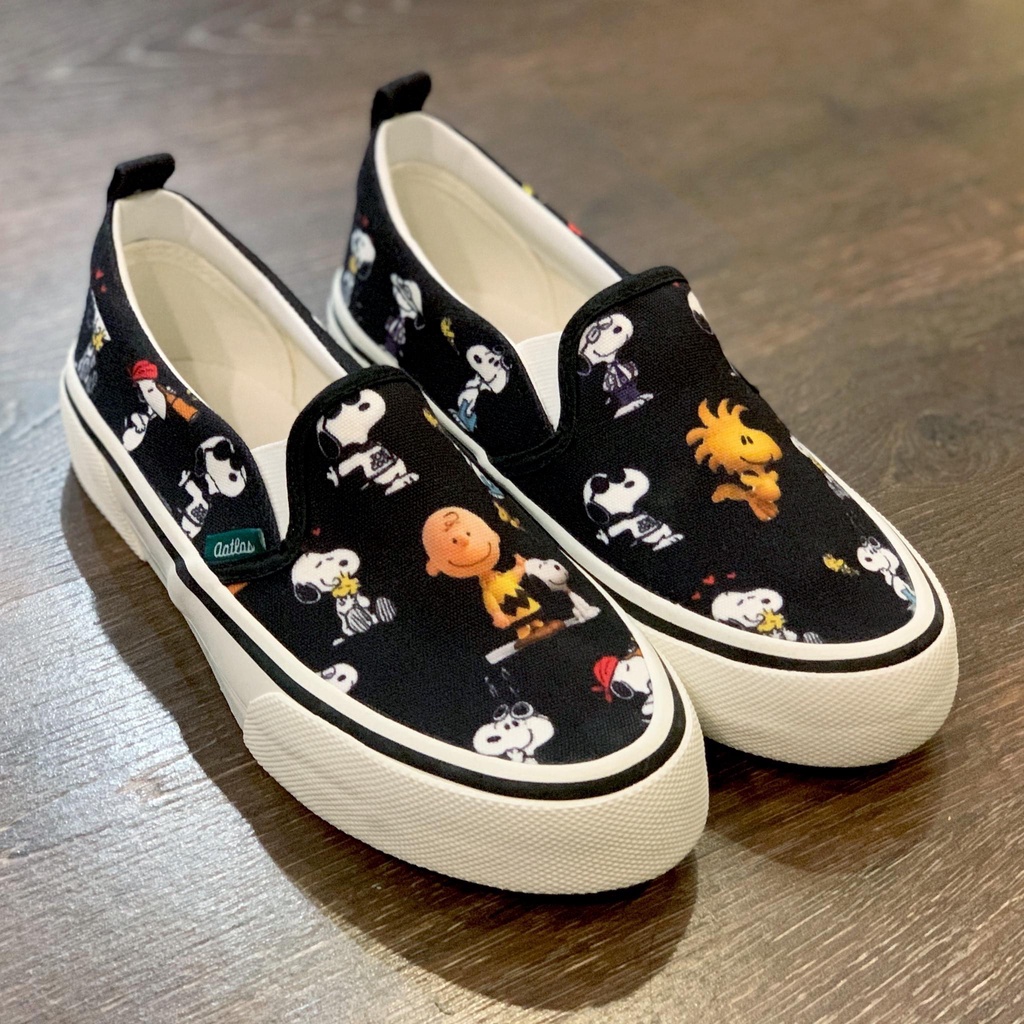 Giày Slip-on AATLAS in hoạ tiết hoạt hình Snoopy (size 41)