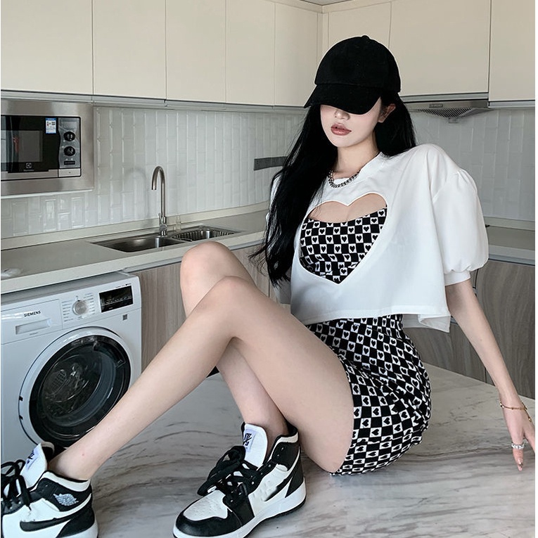 Bộ Áo Thun + Chân Váy Yếm In Họa Tiết Trái Tim Thời Trang Mùa Hè 2022 Dành Cho Nữ