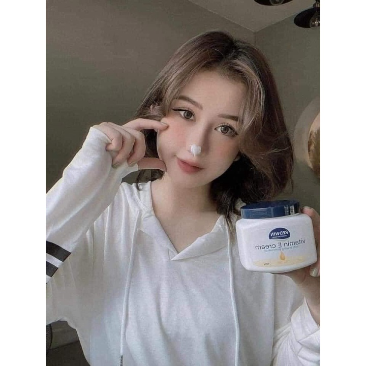 Kem Dưỡng Mềm Mịn Da Redwin Vitamin E Cream - 300g