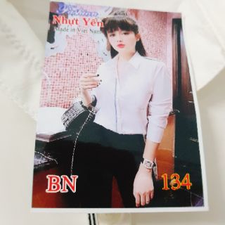 Áo sơ mi trắng thanh lịch