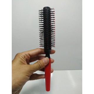 Lược tròn cán đỏ ( dùng để chải tóc uốn )