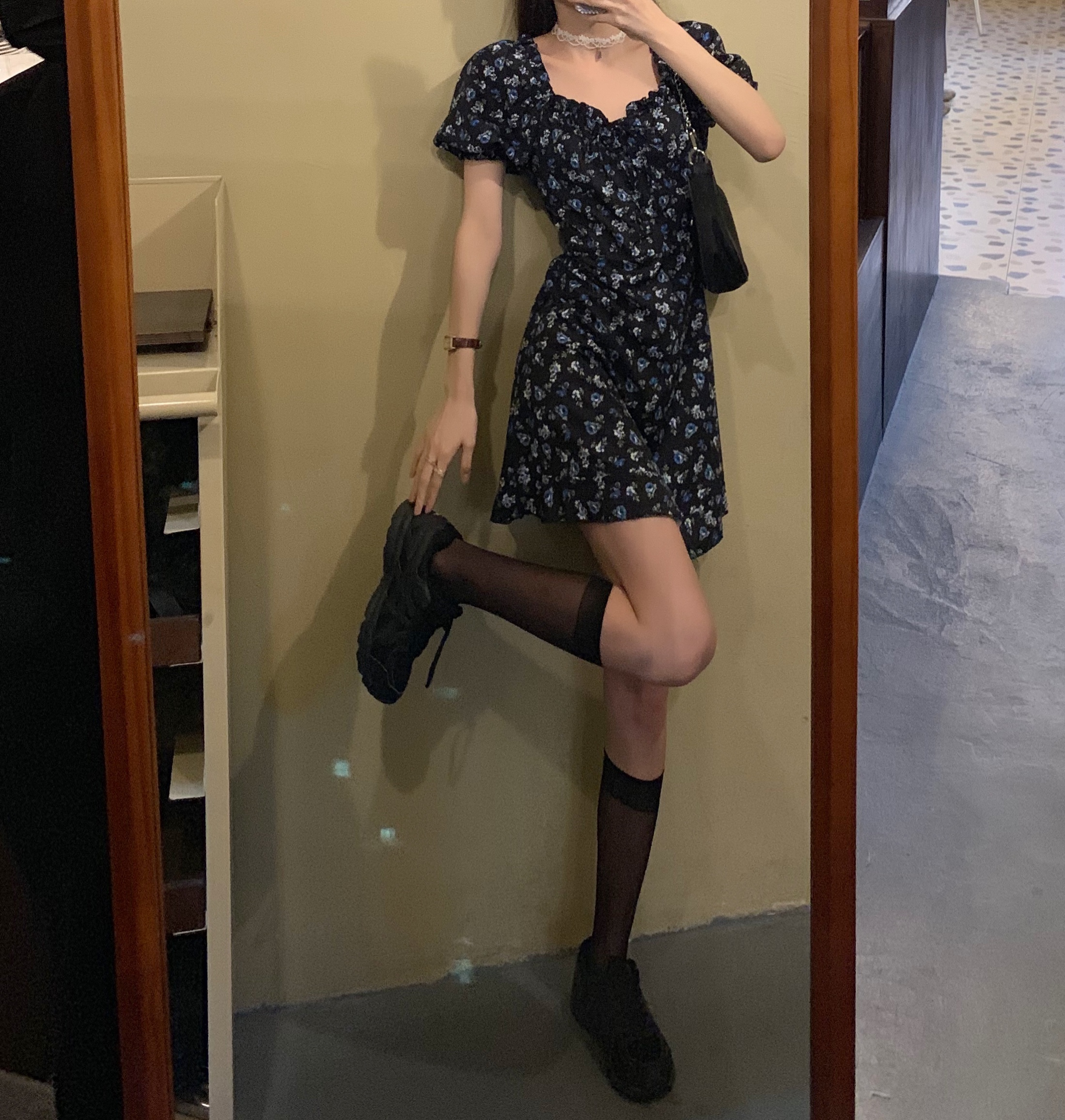 Váy xòe nữ tay ngắn bồng dáng rộng thắt eo 2021, đầm xòe nữ màu đen hoa nhí cổ vuông dúm ngực có nhiều size Hàn Quốc | BigBuy360 - bigbuy360.vn