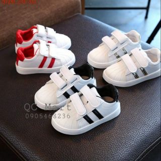 Giày thể thao cho bé trai và gái