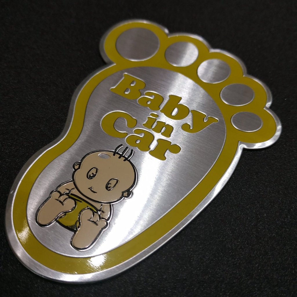 Tem nhôm dán xe Baby in car hình bàn chân 10x7.7cm sắc màu