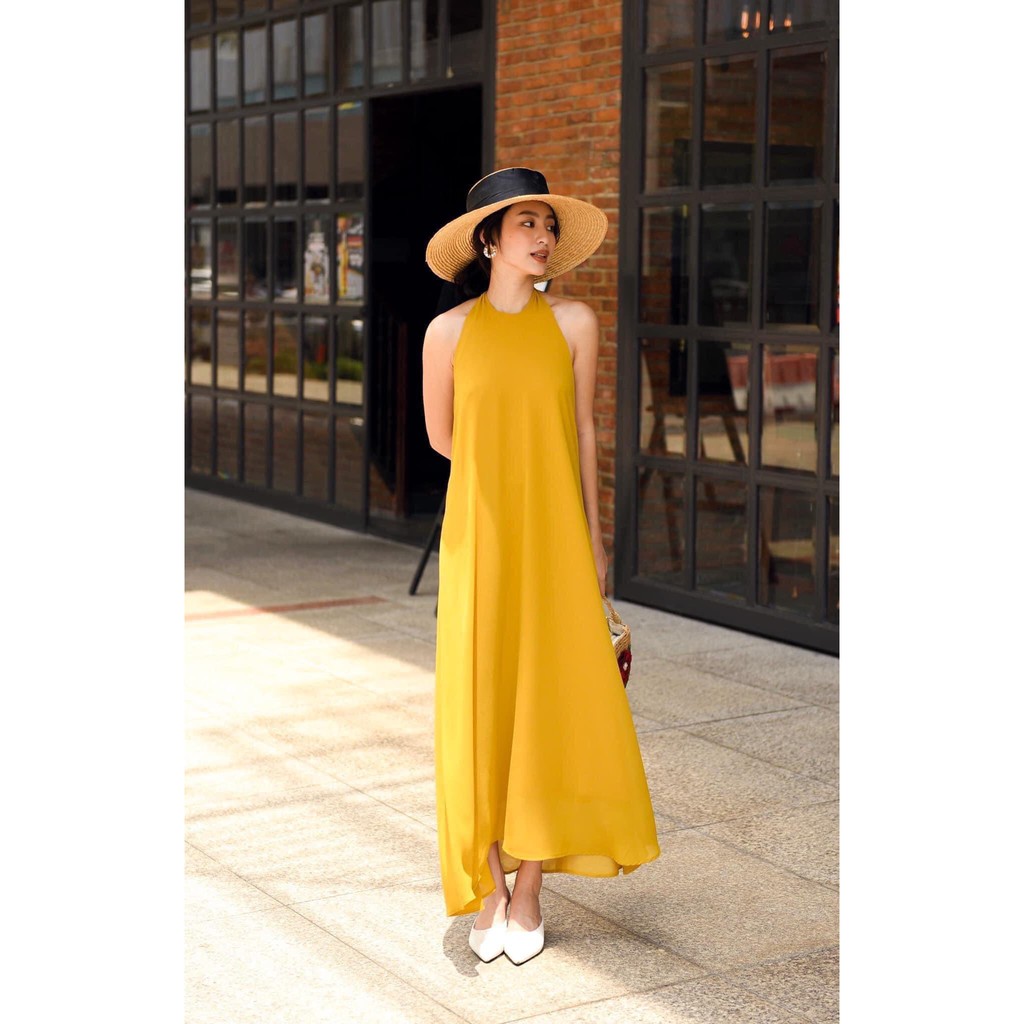 Đầm maxi cổ yếm dáng dài hở lưng có mút ngực hợp thời trang đi biển,du lịch XUKA-DRESS MT061 chất Lụa đẹp hàng 2 lớp