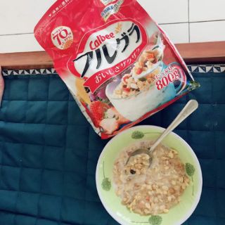 Ngũ cốc Calbee Nhật Bản 800g