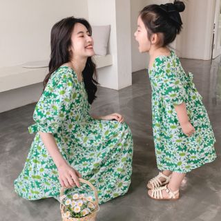 Set váy đôi mẹ và bé hoa cúc xanh