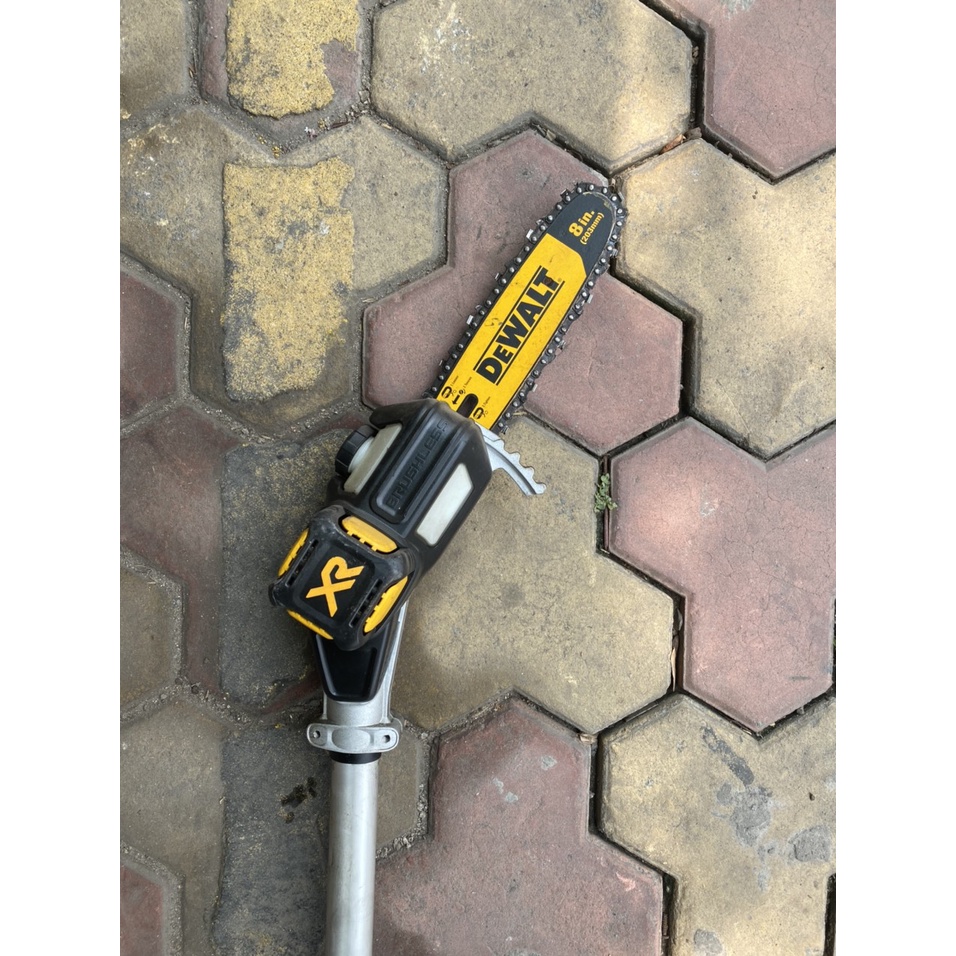 THÂN MÁY CƯA XÍCH TRÊN CAO DEWALT 20V DCPS620