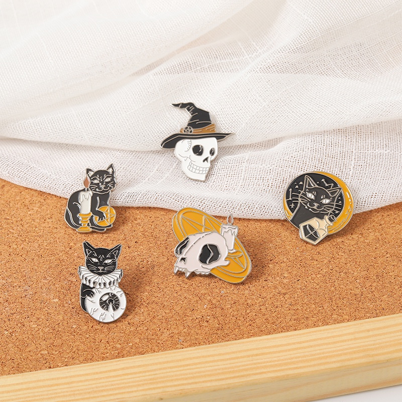 Ghim Cài Áo Kim Loại Hình Đầu Lâu Trắng Đen Cá Tính