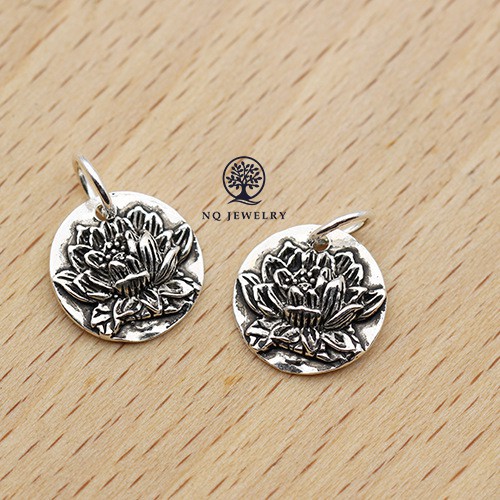 Charm bạc mặt trỏn hoa sen treo