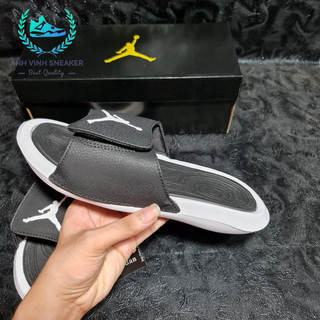 Dép Jordan Đen Trắng Quai Dán